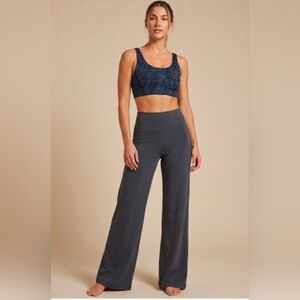 👕LOLË - Multi Strap Sports Bra